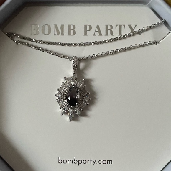 Vintage Bomb Party RBP3701 OG Chase Your Dreams Necklace - Picture 4 of 10